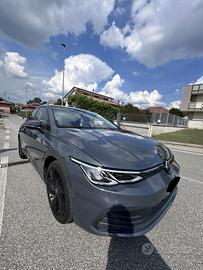 Volkswagen Golf 8 1.0 eTSI 110 CV DSG Mild Hybrid