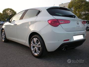 Alfa Giulietta 1.6 td, full, da vetrina