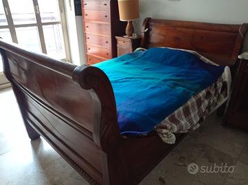 Letto a barca in noce
