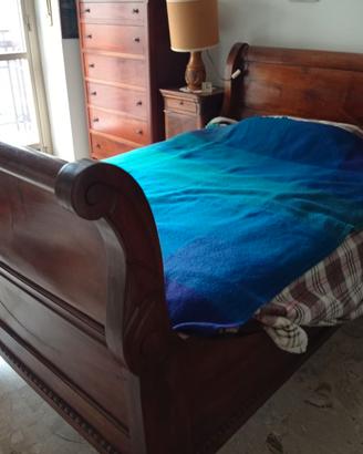 Letto a barca in noce