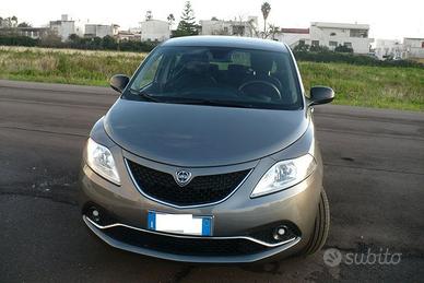 Lancia Ypsilon 1.2 69 CV 5 porte Silver