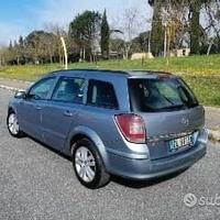 Opel astra sw anno 2006 ricambi