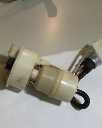 GRUPPO POMPA CARBURANTE VESPA PIAGGIO 641136 USATA