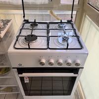 Cucina 4 fuochi con forno a gas