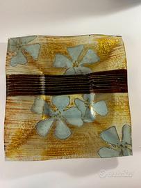 Vassoio in vetro 26x26 cm con fiori bianchi