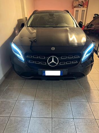 Mercedes - Benz GLA 180, Black Edition