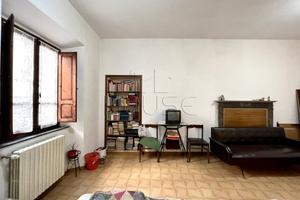 Appartamento di 254 m² con più di 5 locali e box a