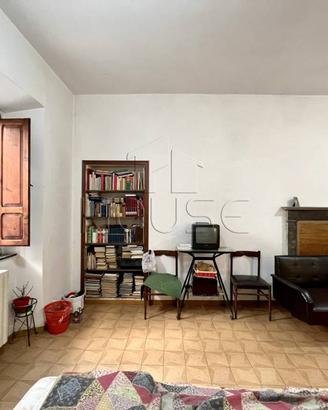 Appartamento di 254 m² con più di 5 locali e box a