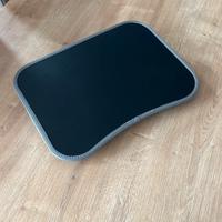 Supporto per computer portatile per le gambe