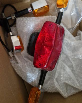 RE Continental GT650 - Fanale post. e 4 frecce 