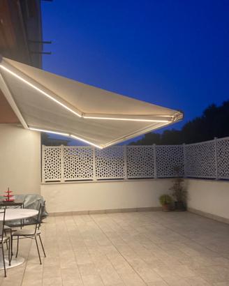 Tenda da sole a bracci estensibilecon motore e led