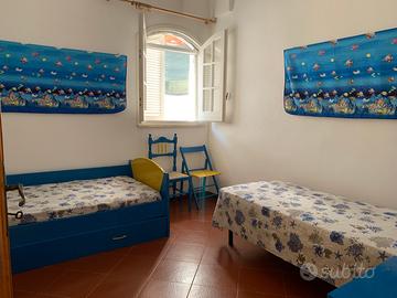 TORRE MOZZA-ampia villetta tipica con cortile