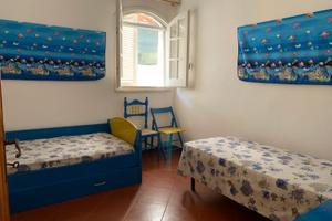 TORRE MOZZA-ampia villetta tipica con cortile