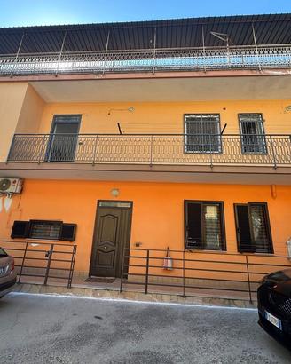 Orta di Atella, 1 piano 3 vani 108.000
