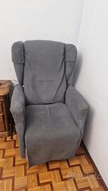 poltrona ortopedica alzapersone