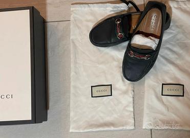 Gucci mocassini neri driver con nastro Web
