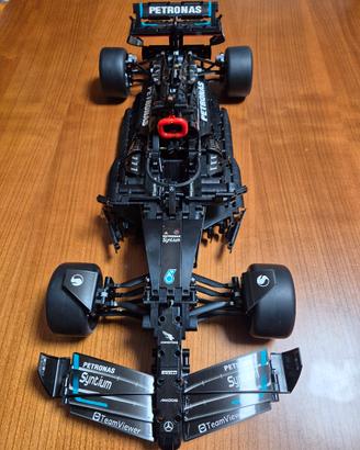 Mercedes-AMG F1 W14 E Performance

