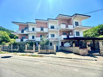 PORZIONE DI TRIFAMILIARE A ZUMPANO