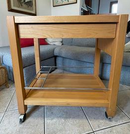 Carrello da cucina con tagliere