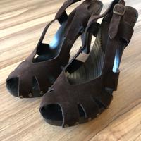 Sandali marroni in camoscio