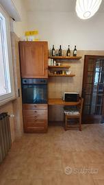 Mobile colonna cucina + penisola mensole in LEGNO
