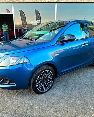 Lancia Ypsilon 1.0 FireFly 5 porte S&S Hybrid Silv