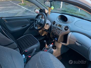 Toyota Yaris 2001