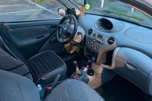 Toyota Yaris 2001