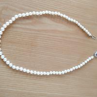 collana di perle vintage con fermaglio oro bianco