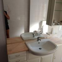 Mobile con specchio per bagno