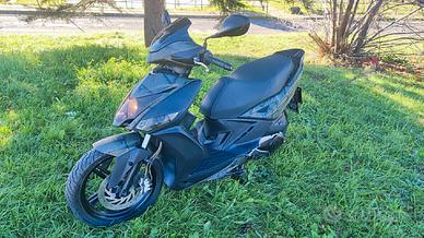 Kymco Agility 125i aerografato a mano