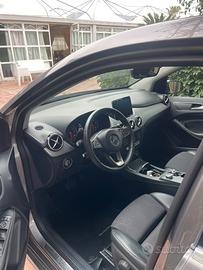 Mercedes B180 tenuta benissimo