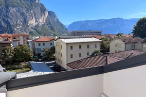 NUOVO BILOCALE LUMINOSO A MEZZOLOMBARDO