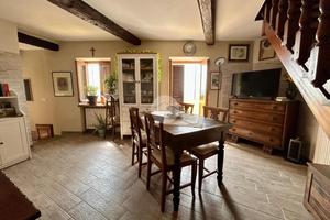 CASA SEMINDIPENDENTE A MONTEMAGNO