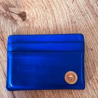Portacarte versace blu elettrico con logo oro