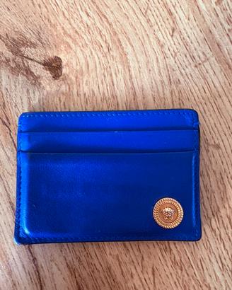 Portacarte versace blu elettrico con logo oro