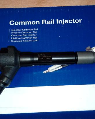 Iniettore DENSO DCRI300010 NUOVO per Mazda