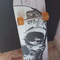 skateboard + caschetto