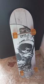 skateboard + caschetto