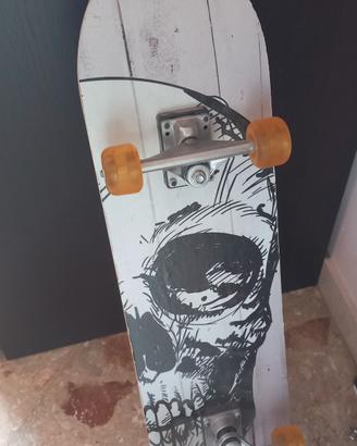 skateboard + caschetto