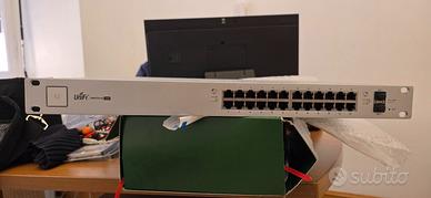 Switch UniFi US-24-250W switch di rete Gestito