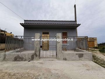 Casa singola con due garage