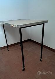 Tavolo/carrello per trasporto vasi o oggetti pesan