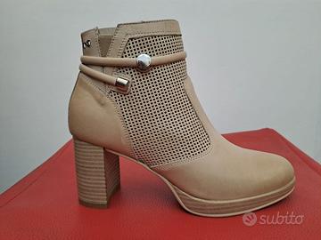 Tronchetti Donna in Pelle Nero Giardini N. 37