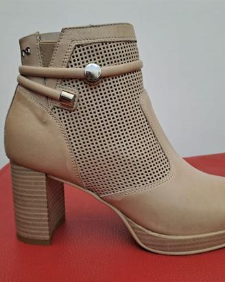 Tronchetti Donna in Pelle Nero Giardini N. 37