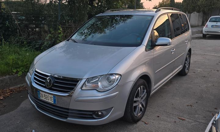 Volkswagen Touran 1.6 Trendline Bifuel G