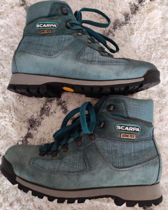 scarponcini trekking in gore-tex