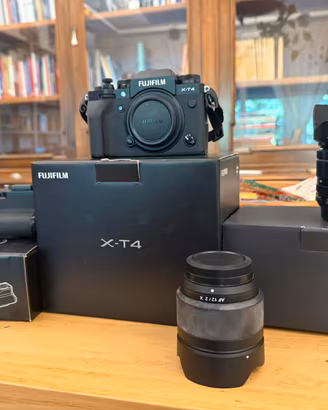 Fujifilm X-T4: corpo + grip + 2 obiettivi