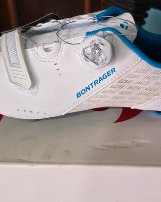 scarpe donna e pedali bici da corsa