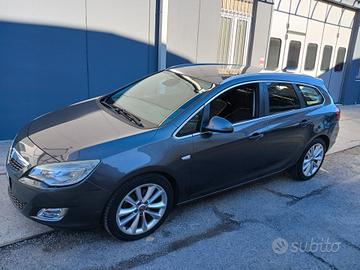 Opel Astra 1.7 CDTI 110CV Sports Tourer Cosmo Flee